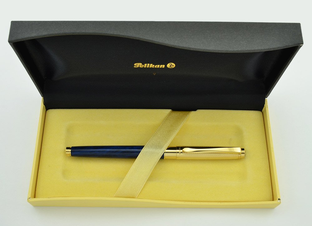 PELIKAN CELEBRY P560 D560 ペリカン 万年筆 シャーペン Pelikan Celebry 590 Fountain Pen (1997) - Gold Cap, Sapphire Blue